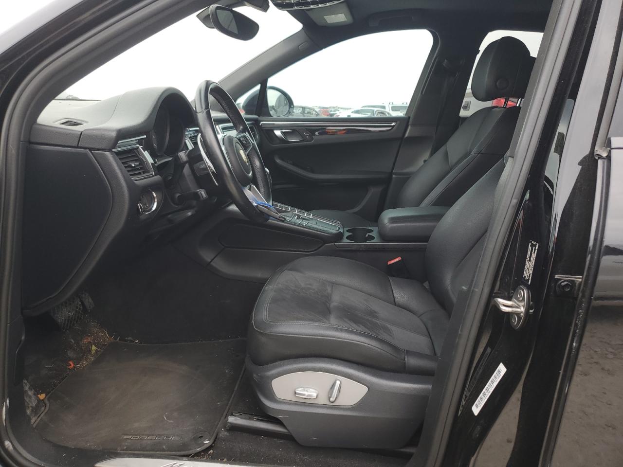 2016 Porsche Macan VIN WP1AB2A57GLB58640 Copart auction photo, rear end / minor dent/scratches damage thumbnail 7
