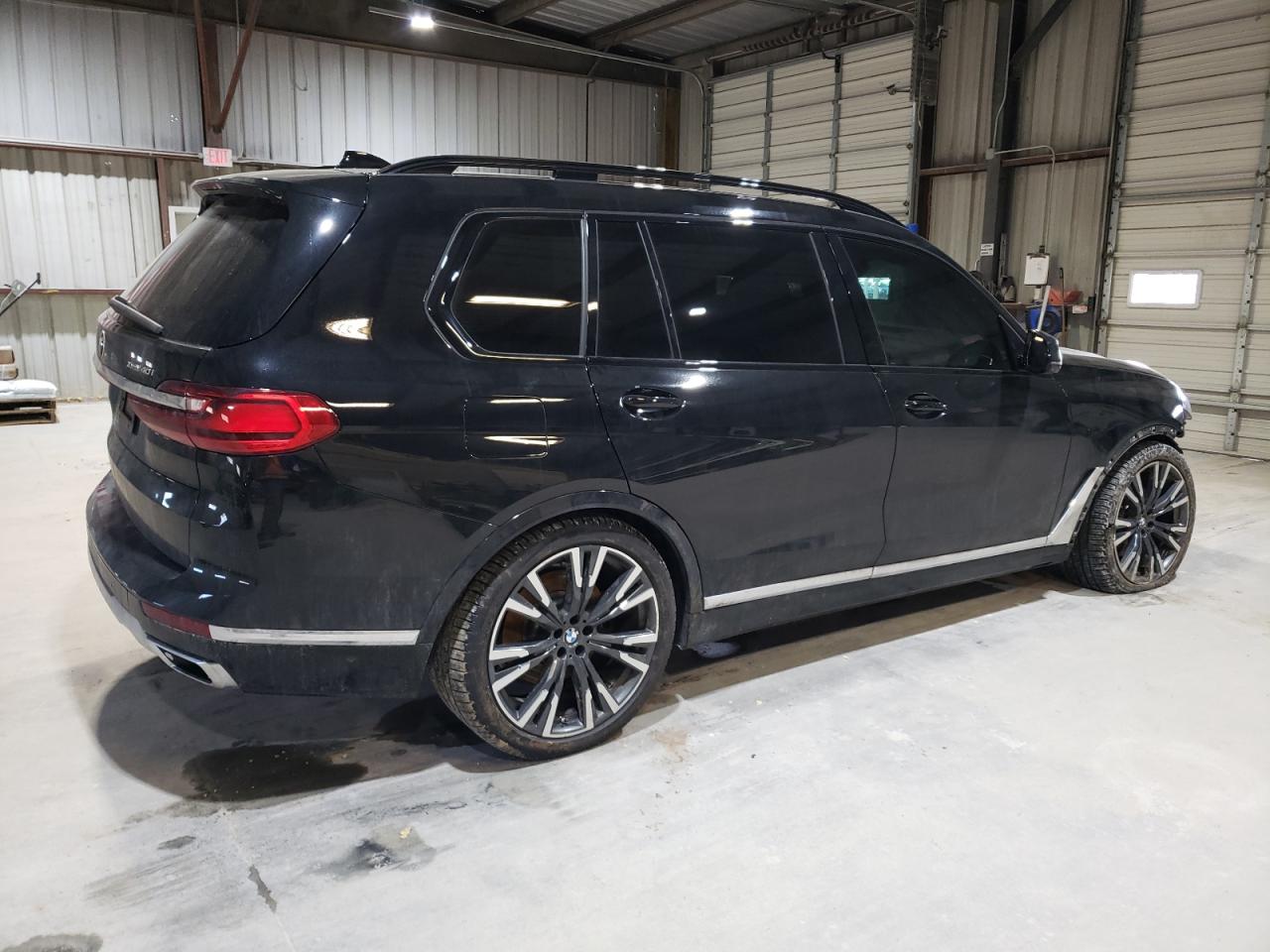 2021 BMW X7 VIN 5UXCW2C03M9H51860 Copart auction photo, front end / side damage thumbnail 3
