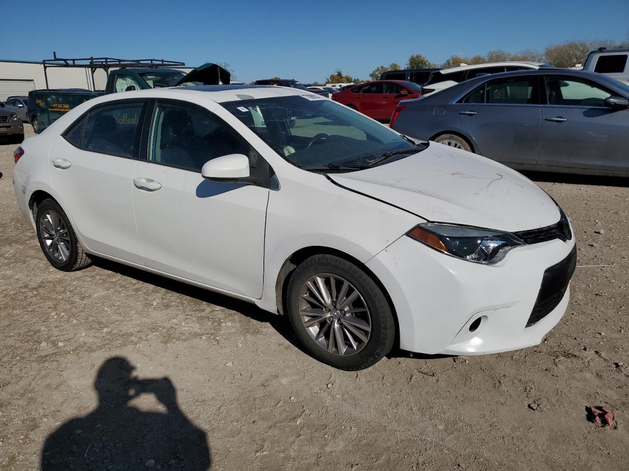 2014 Toyota Corolla VIN 5YFBURHE8EP126041 Copart auction photo, all over / minor dent/scratches damage thumbnail 4