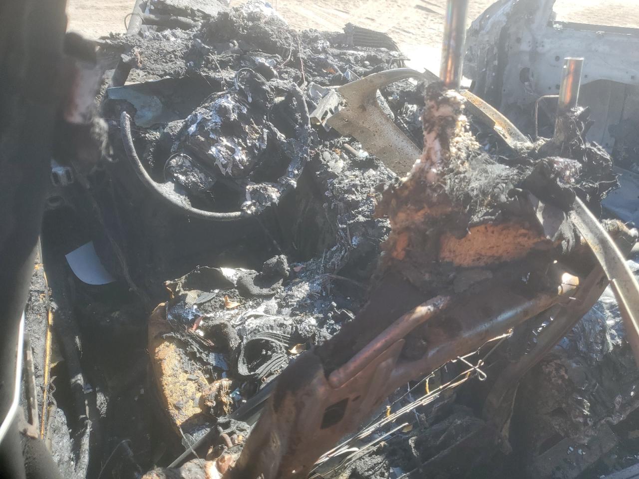 2019 Land Rover Range Rover VIN SALYB2EX4KA795333 Copart auction photo, burn damage thumbnail 8