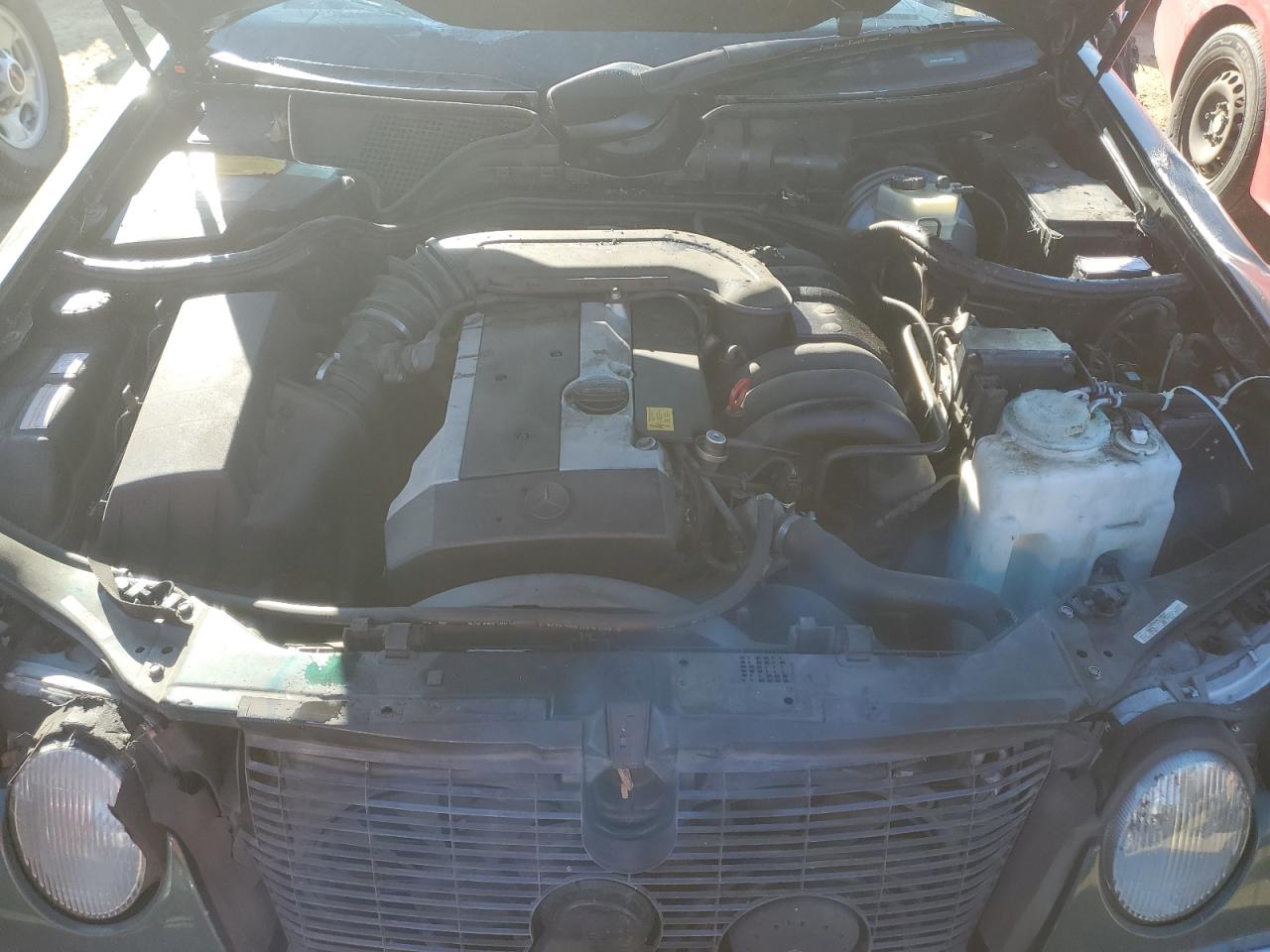 1996 Mercedes-Benz E-klasse VIN WDBJF55FXTJ011680 Copart auction photo, rollover damage thumbnail 11
