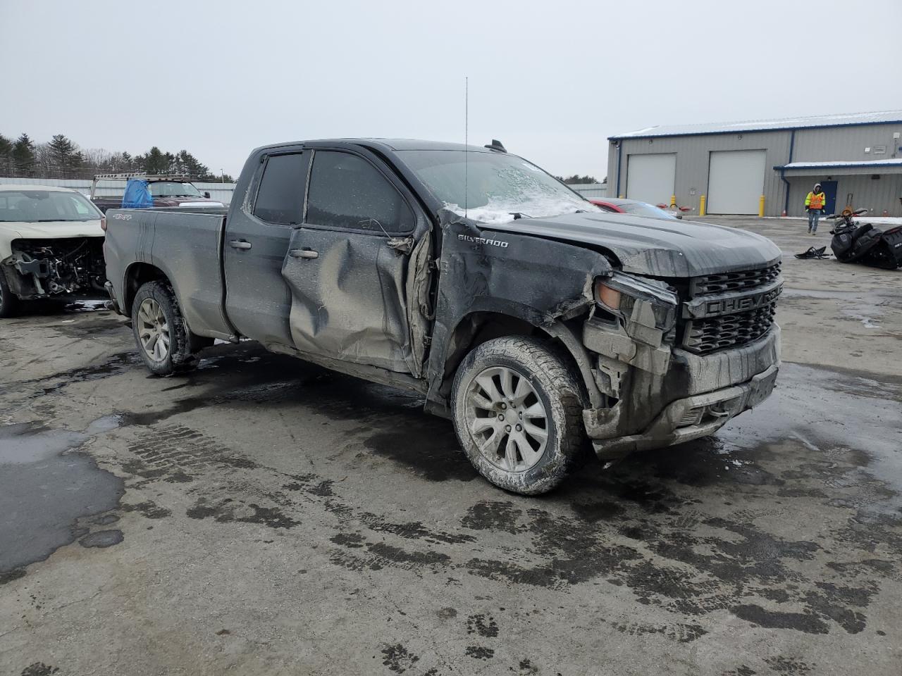 2021 Chevrolet Silverado VIN 1GCRYBEK1MZ168396 Copart auction photo, front end / side damage thumbnail 4