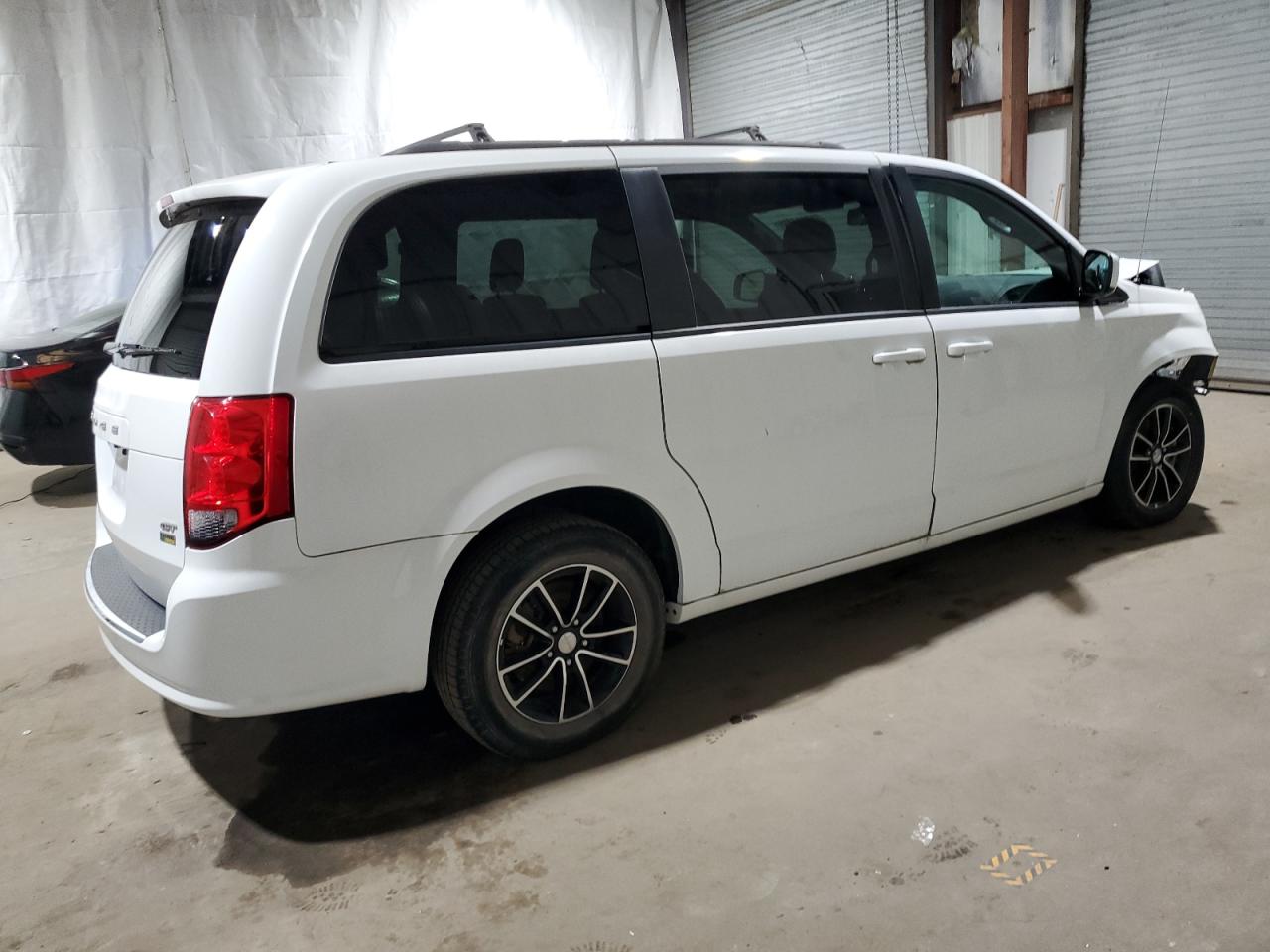 2018 Dodge Caravan VIN 2C4RDGEG3JR283821 Copart auction photo, front end / minor dent/scratches damage thumbnail 3