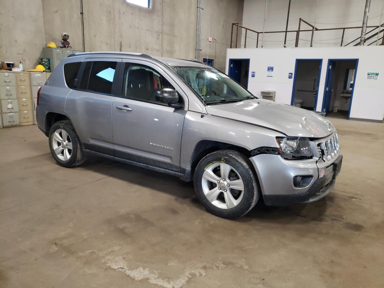 2016 Jeep Compass VIN 1C4NJDBB1GD635949 Copart auction photo, front end damage thumbnail 4