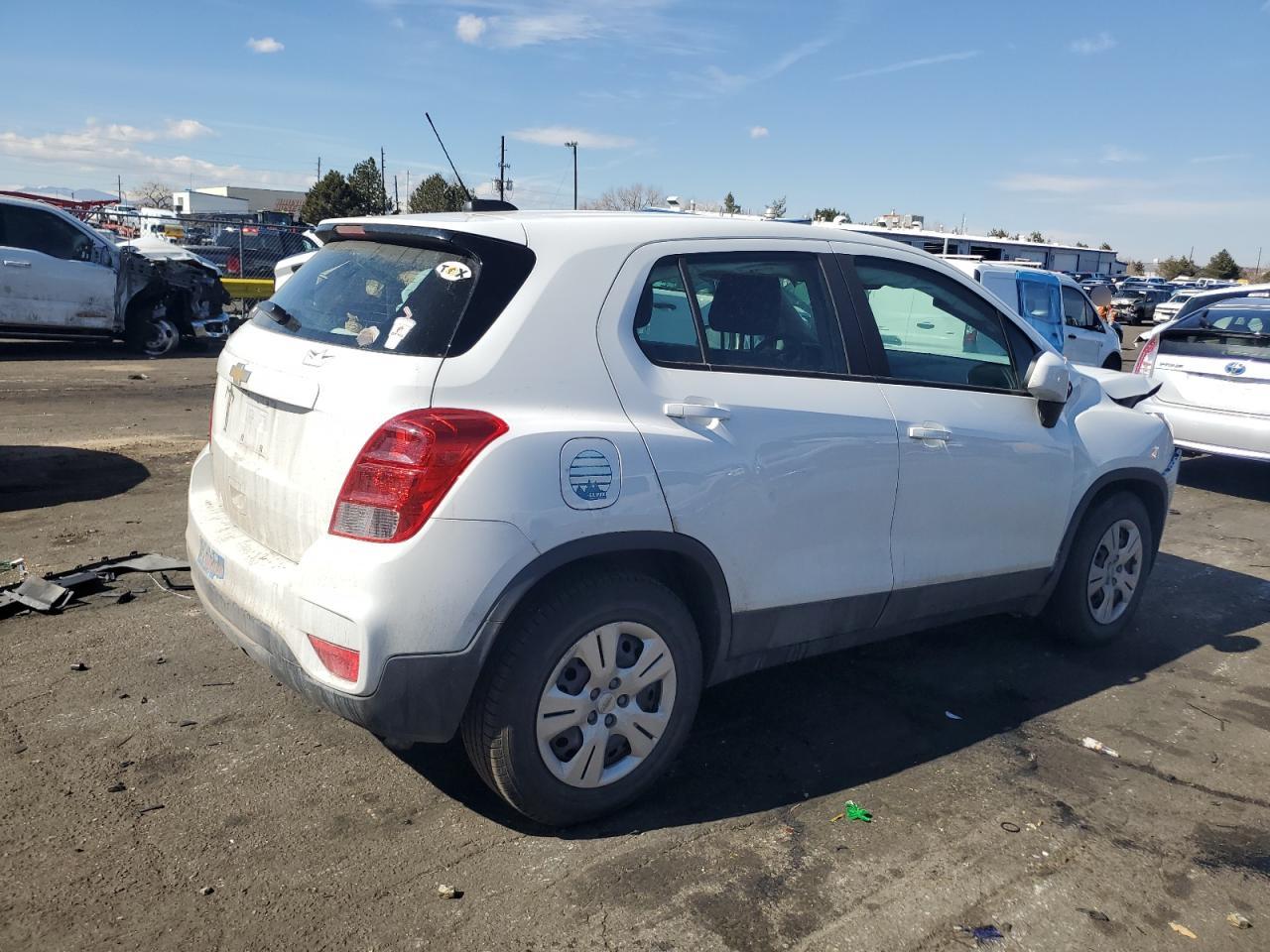 2017 Chevrolet Trax VIN KL7CJKSB9HB056181 Copart auction photo, front end damage thumbnail 3