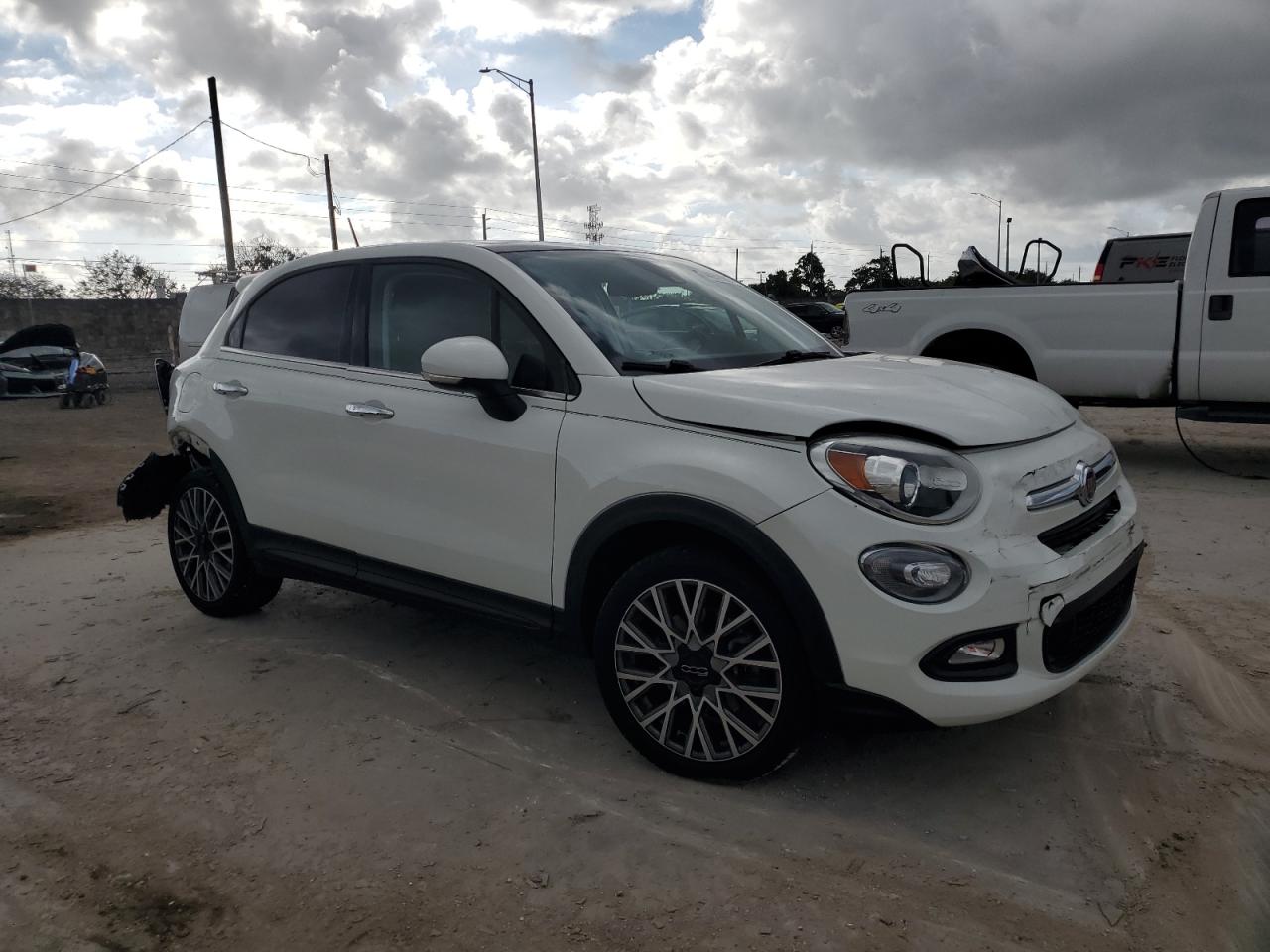 2017 Fiat 500 VIN ZFBCFXDB6HP622947 Copart auction photo, rear end / front end damage thumbnail 4