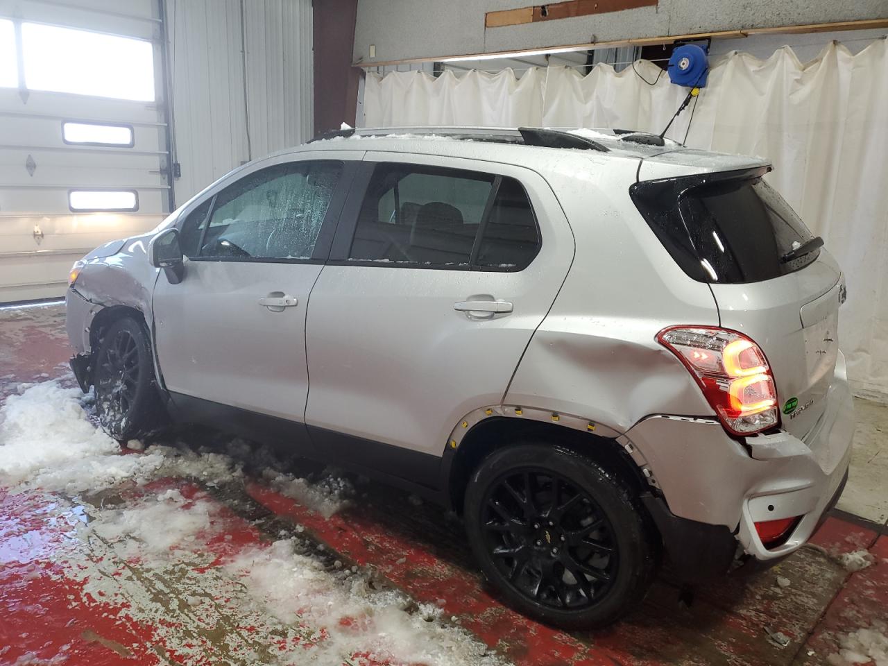 2021 Chevrolet Trax VIN KL7CJPSB2MB343854 Copart auction photo, front end / rear end damage thumbnail 2