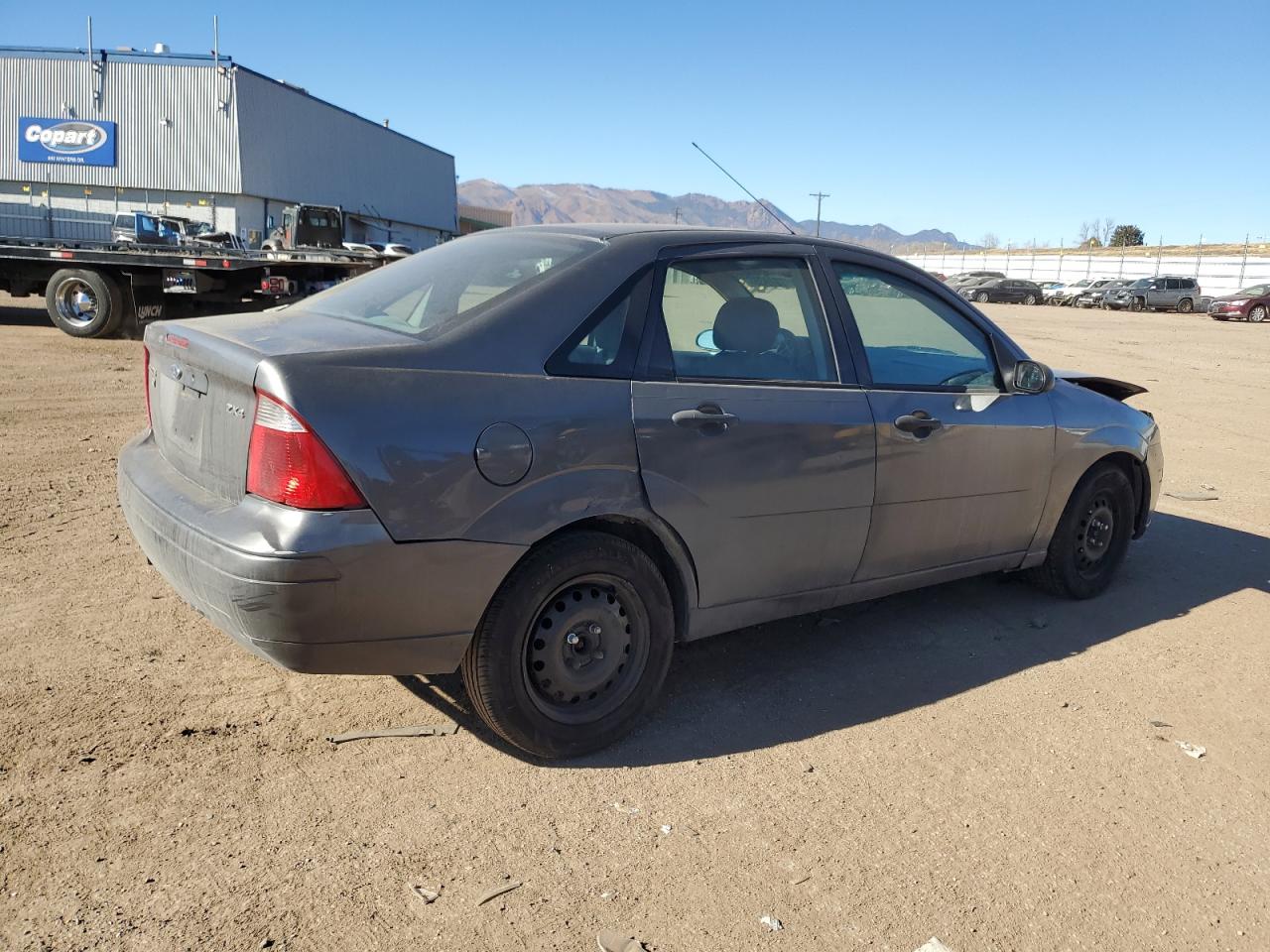 2005 Ford Focus VIN 1FAFP34N95W221104 Copart auction photo, front end damage thumbnail 3