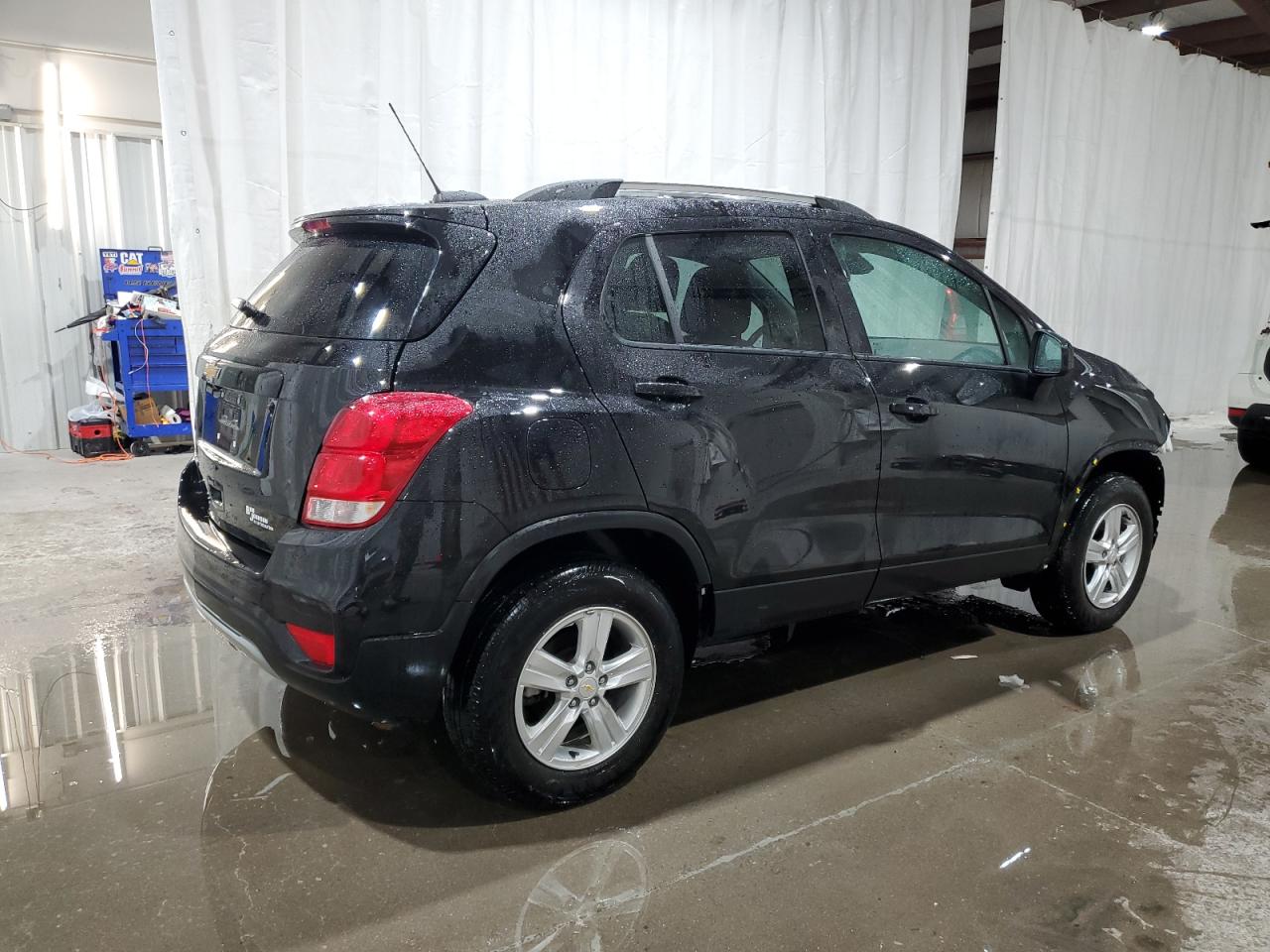 2022 Chevrolet Trax VIN KL7CJPSM0NB565926 Copart auction photo, side / front end damage thumbnail 3