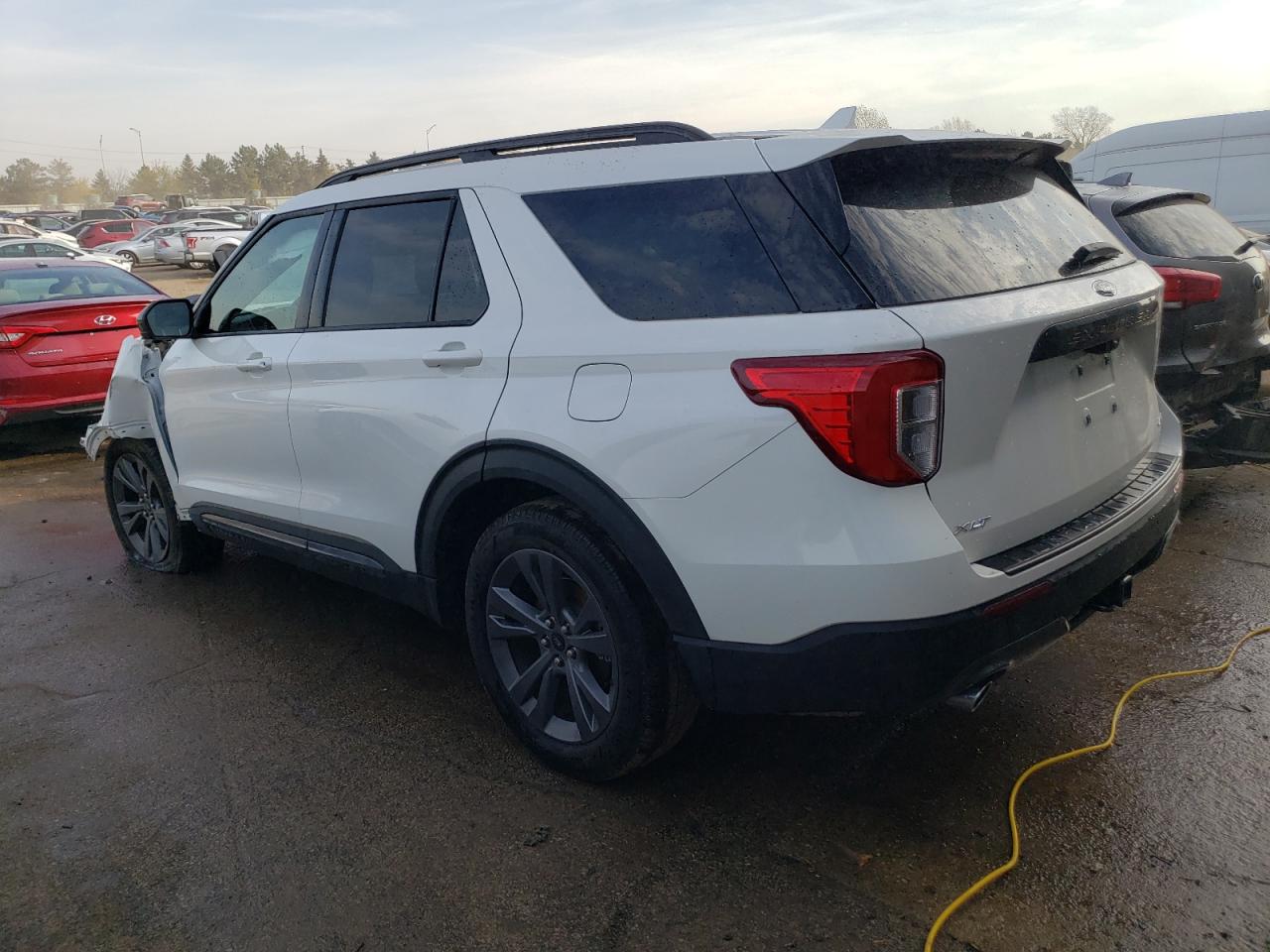 2022 Ford Explorer VIN 1FMSK8DH9NGC15548 Copart auction photo, front end damage thumbnail 2