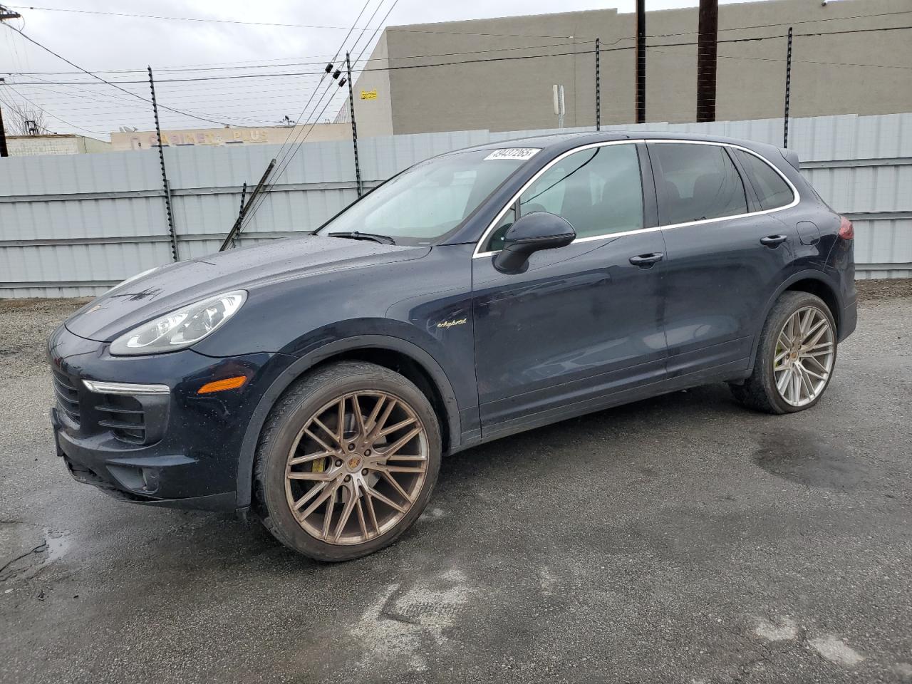 2017 Porsche Cayenne VIN WP1AE2A27HLA74235 - Copart auction photo