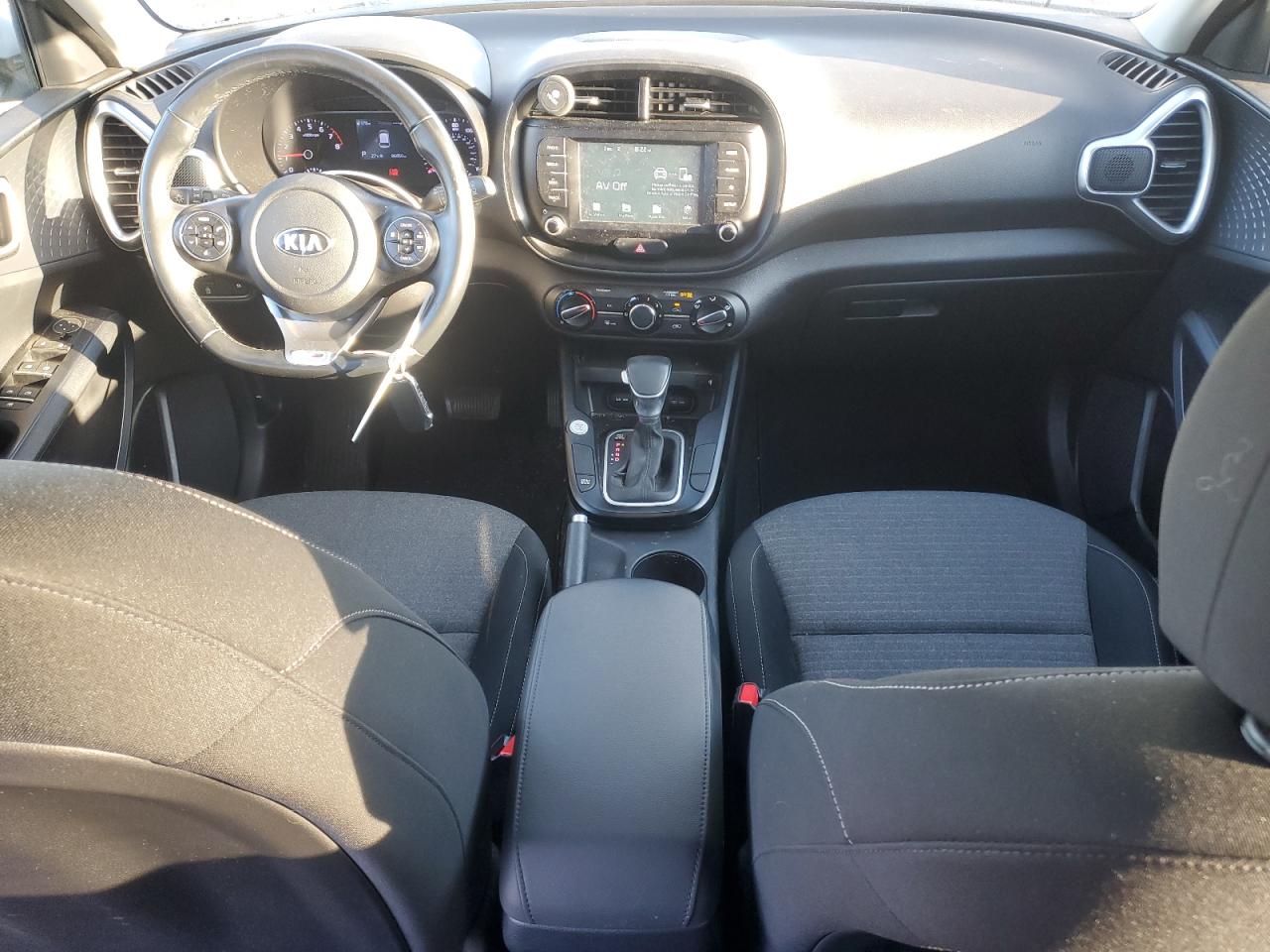 2020 KIA Soul VIN KNDJ63AUXL7010682 Copart auction photo, front end / minor dent/scratches damage thumbnail 8