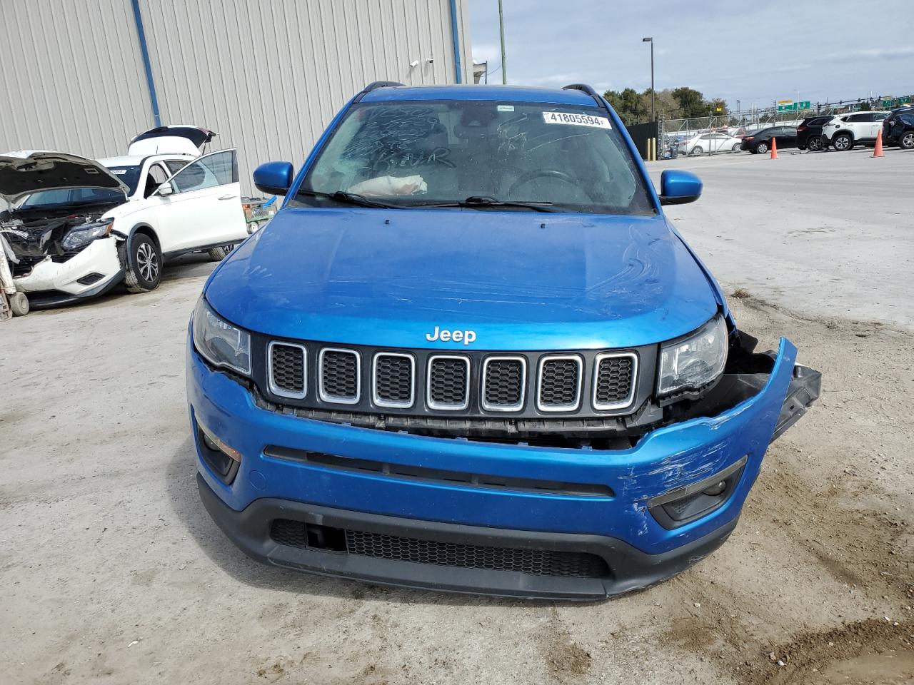 2020 Jeep Compass VIN 3C4NJCBB2LT258675 Copart auction photo, front end / side damage thumbnail 5