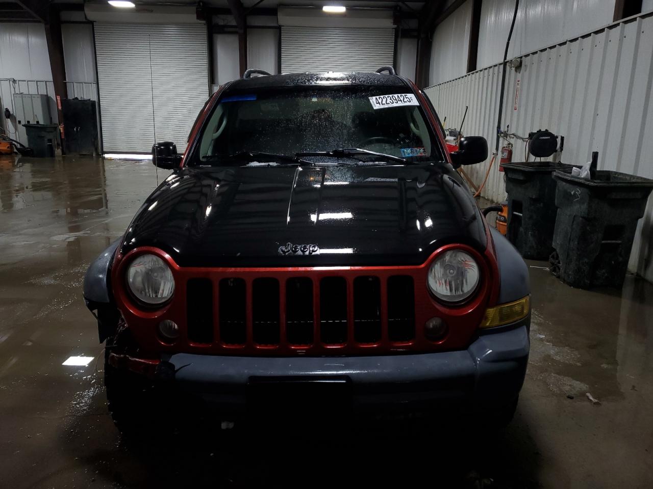 2005 Jeep Liberty (North America) VIN 1J4GL48K55W711369 Copart auction photo, front end damage thumbnail 5