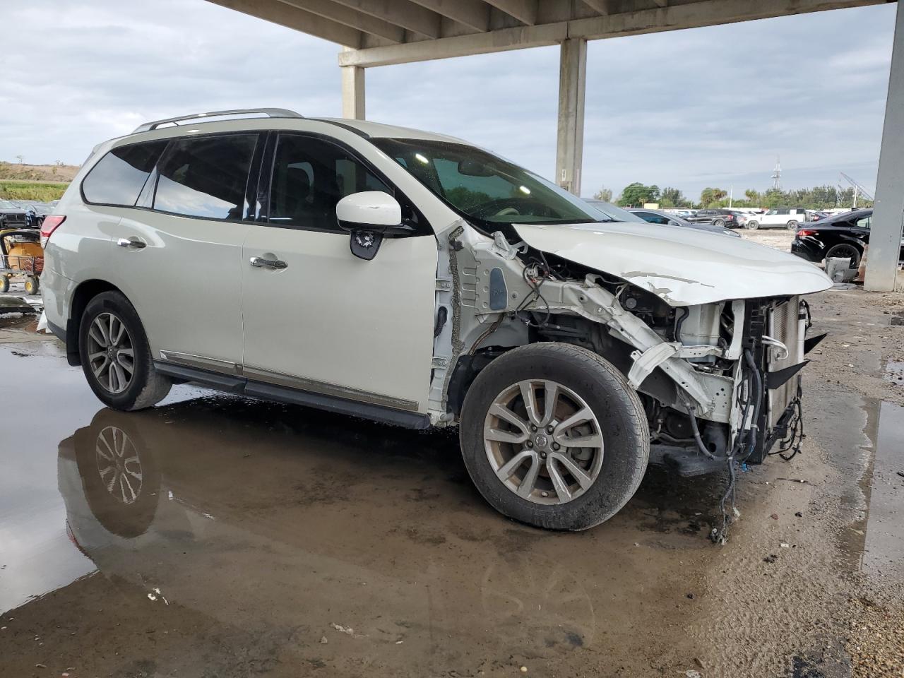 2015 Nissan Pathfinder VIN 5N1AR2MN5FC635438 Copart auction photo, front end / minor dent/scratches damage thumbnail 4