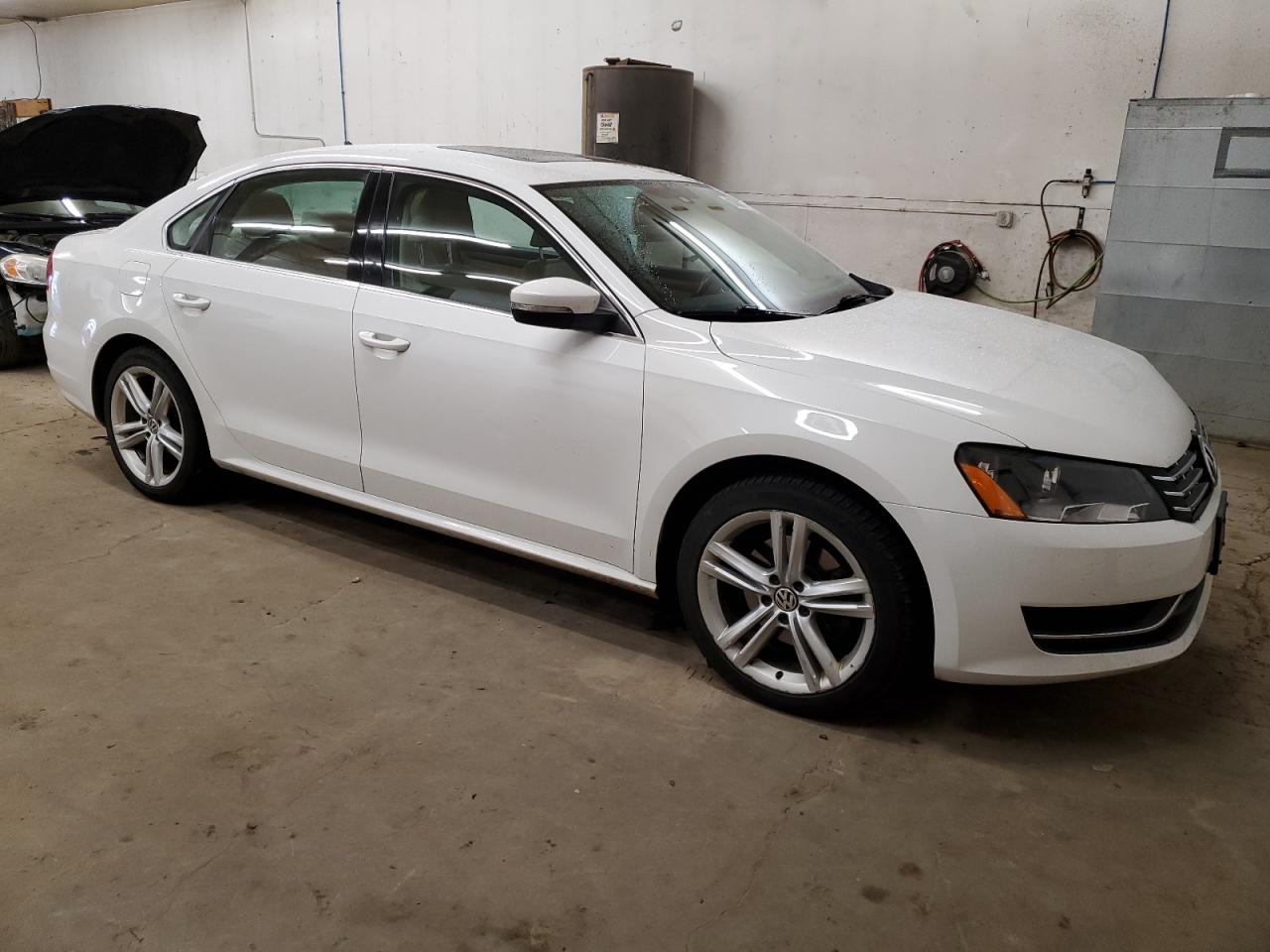 2014 Volkswagen Passat VIN 1VWBN7A38EC025548 Copart auction photo, front end damage thumbnail 4