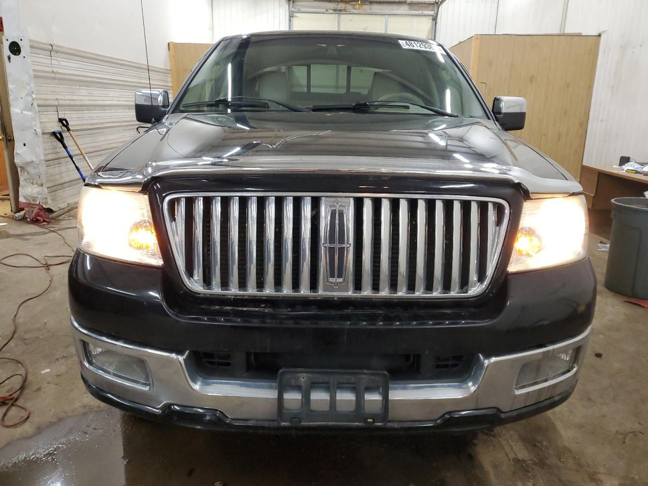 2006 Lincoln Mark LT VIN 5LTPW18526FJ06987 Copart auction photo, mechanical damage thumbnail 5