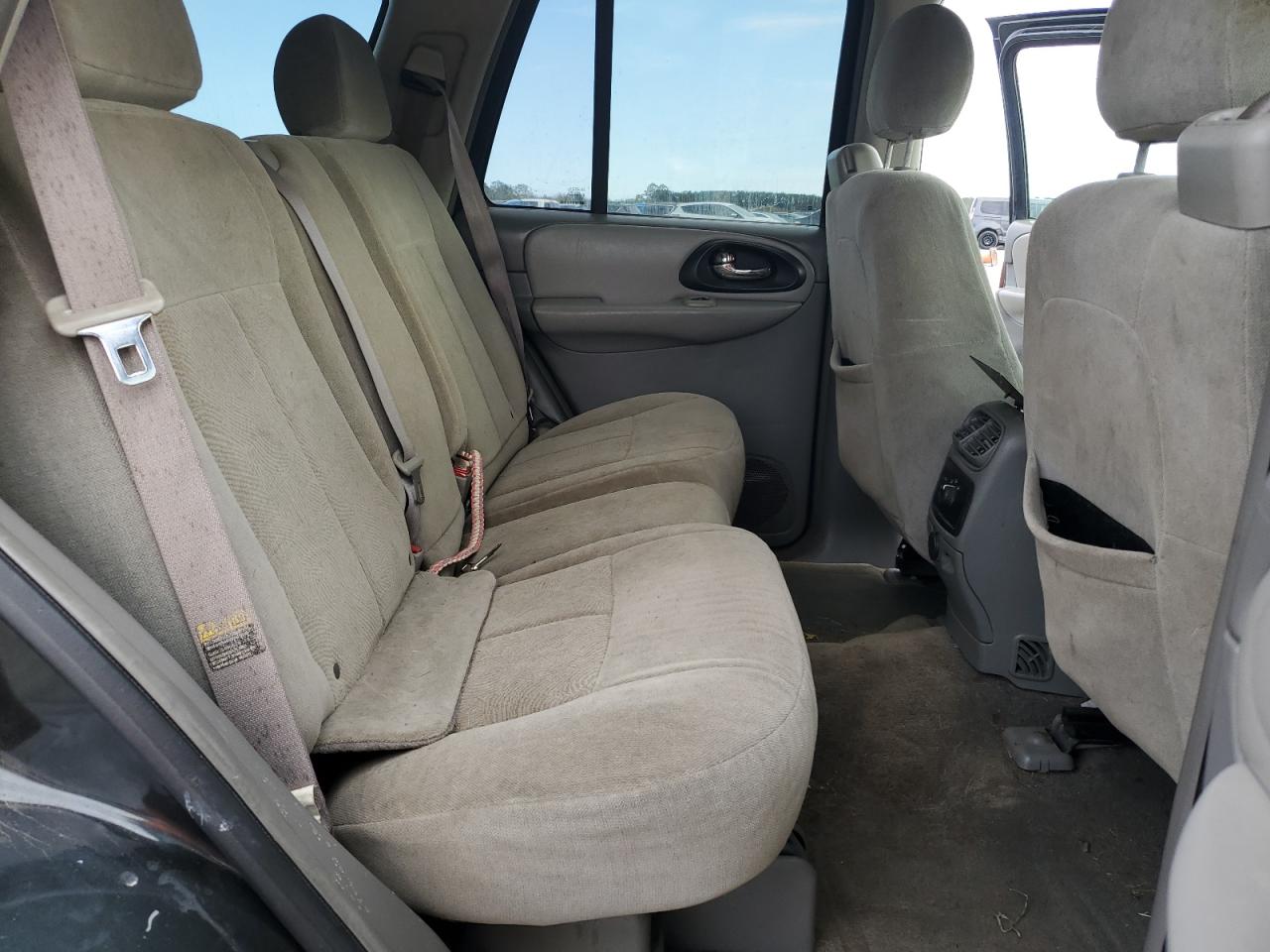 2005 Chevrolet TrailBlazer VIN 1GNDS13S752198710 Copart auction photo, front end / minor dent/scratches damage thumbnail 10
