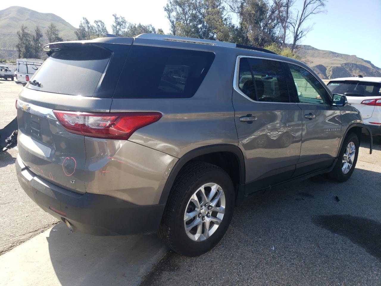 2018 Chevrolet Traverse VIN 1GNERGKW2JJ267973 Copart auction photo, front end damage thumbnail 3