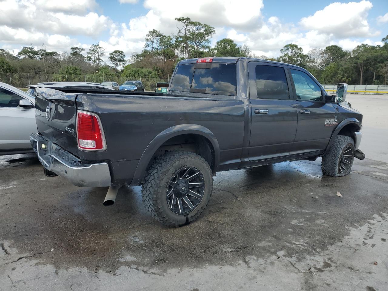 2014 RAM 2500 VIN 3C6UR5FL0EG148066 Copart auction photo, front end / minor dent/scratches damage thumbnail 3
