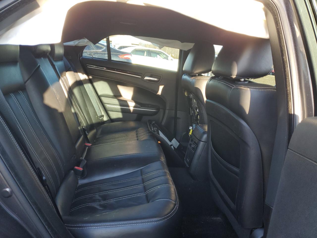 2019 Chrysler 300 VIN 2C3CCABGXKH516275 Copart auction photo, rollover / undercarriage damage thumbnail 10