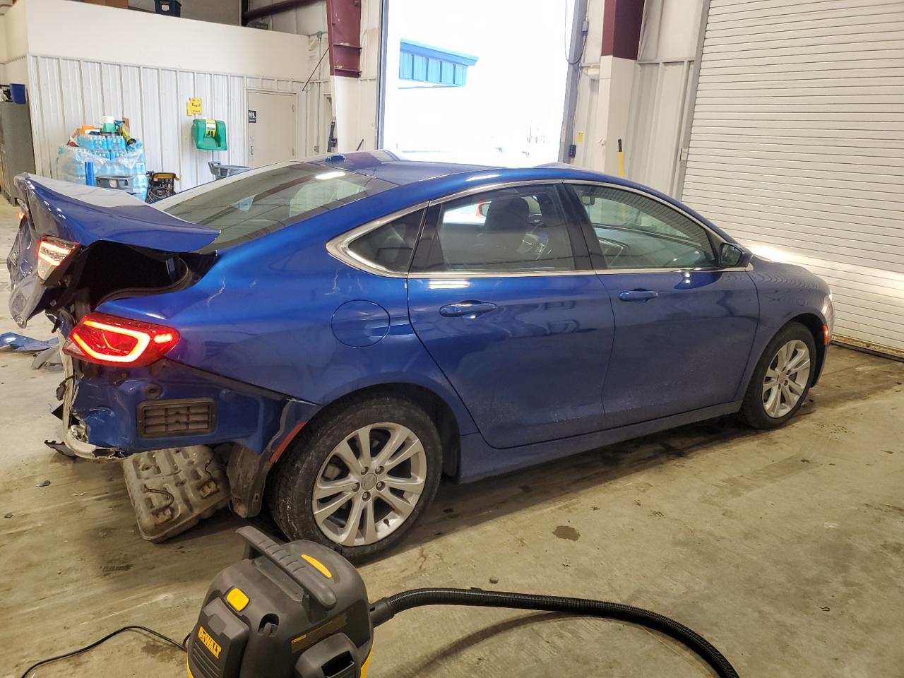 2015 Chrysler 200 VIN 1C3CCCAB0FN696607 Copart auction photo, rear end damage thumbnail 3