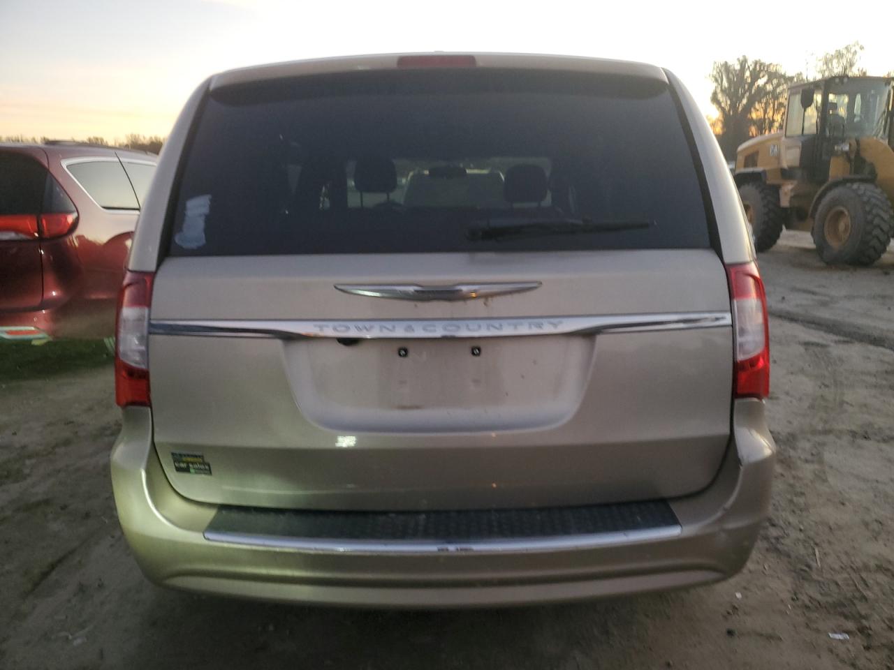 2014 Chrysler Town & Country VIN 2C4RC1BG6ER293365 Copart auction photo, front end / minor dent/scratches damage thumbnail 6