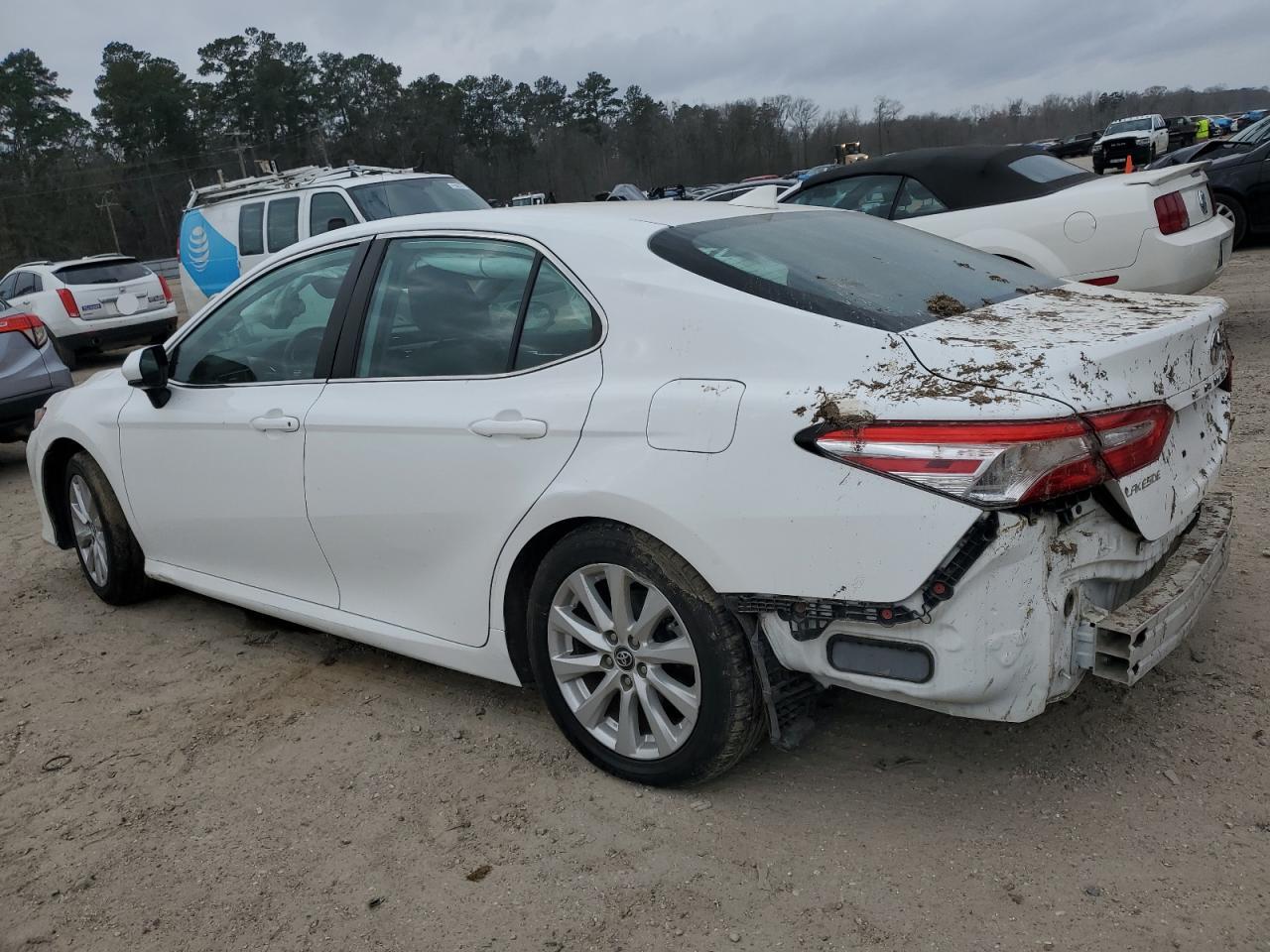 2020 Toyota Camry VIN 4T1C11AK4LU930850 Copart auction photo, side / rear end damage thumbnail 2