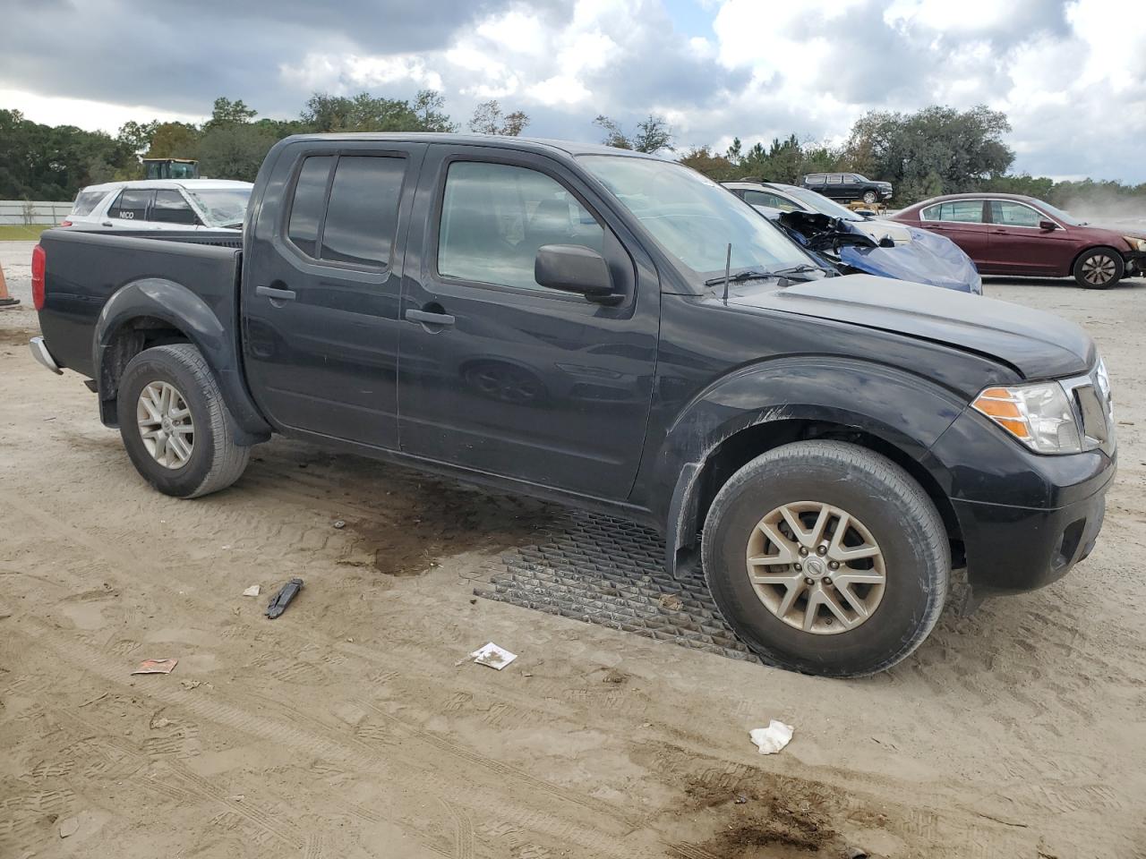 2019 Nissan Navara (Frontier) VIN 1N6DD0ER0KN795728 Copart auction photo, rear end / minor dent/scratches damage thumbnail 4