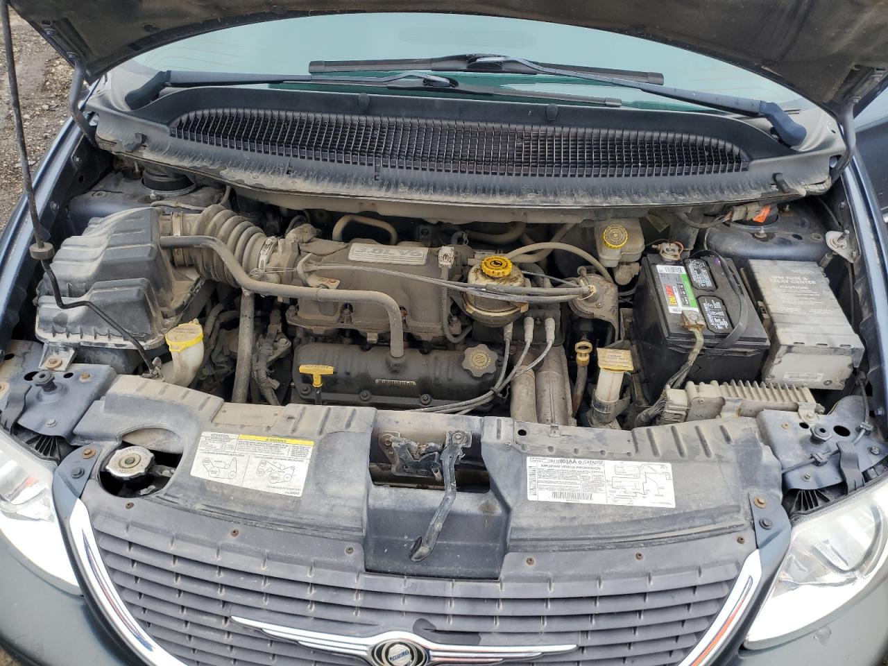 2002 Chrysler Town & Country VIN 2C4GP54L02R757212 Copart auction photo, minor dent/scratches damage thumbnail 12