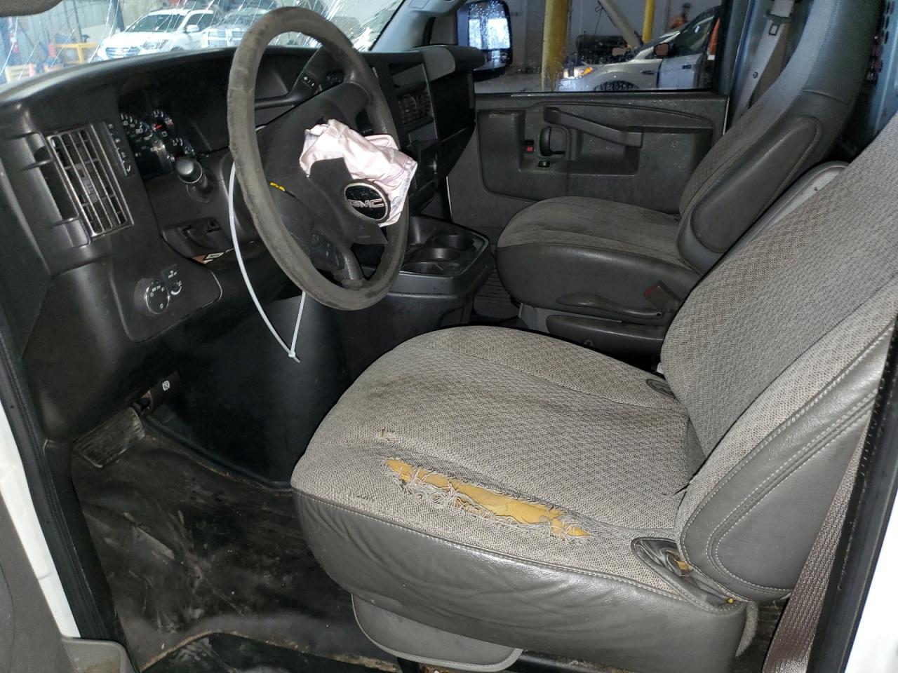 2017 GMC Savana VIN 1GTW7AFF2H1907877 Copart auction photo, front end damage thumbnail 7