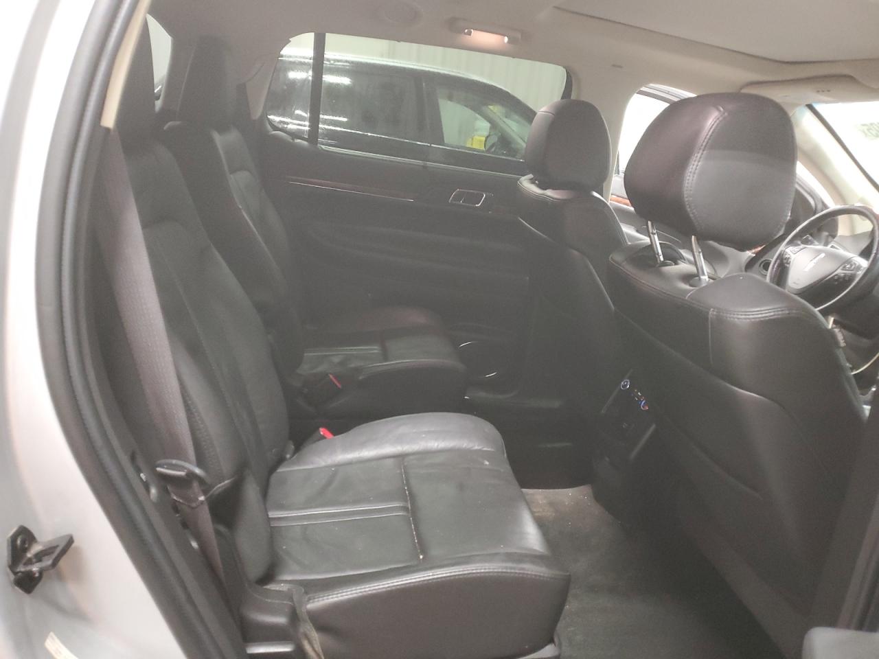 2016 Lincoln MKT VIN 2LMHJ5AT5GBL01426 Copart auction photo, rear end damage thumbnail 11
