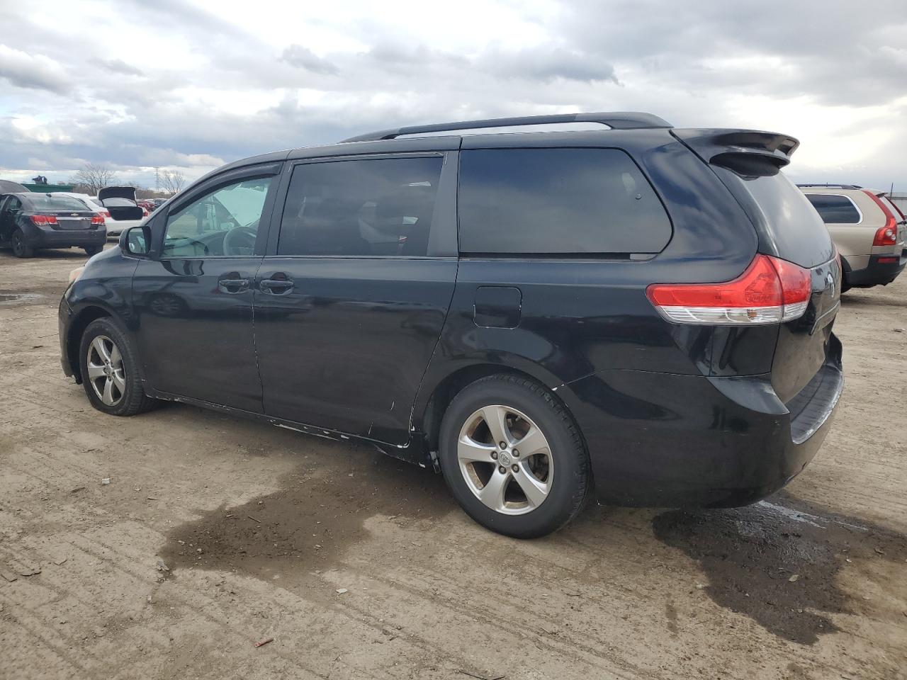 2013 Toyota Sienna VIN 5TDKK3DC7DS335266 Copart auction photo, side / front end damage thumbnail 2