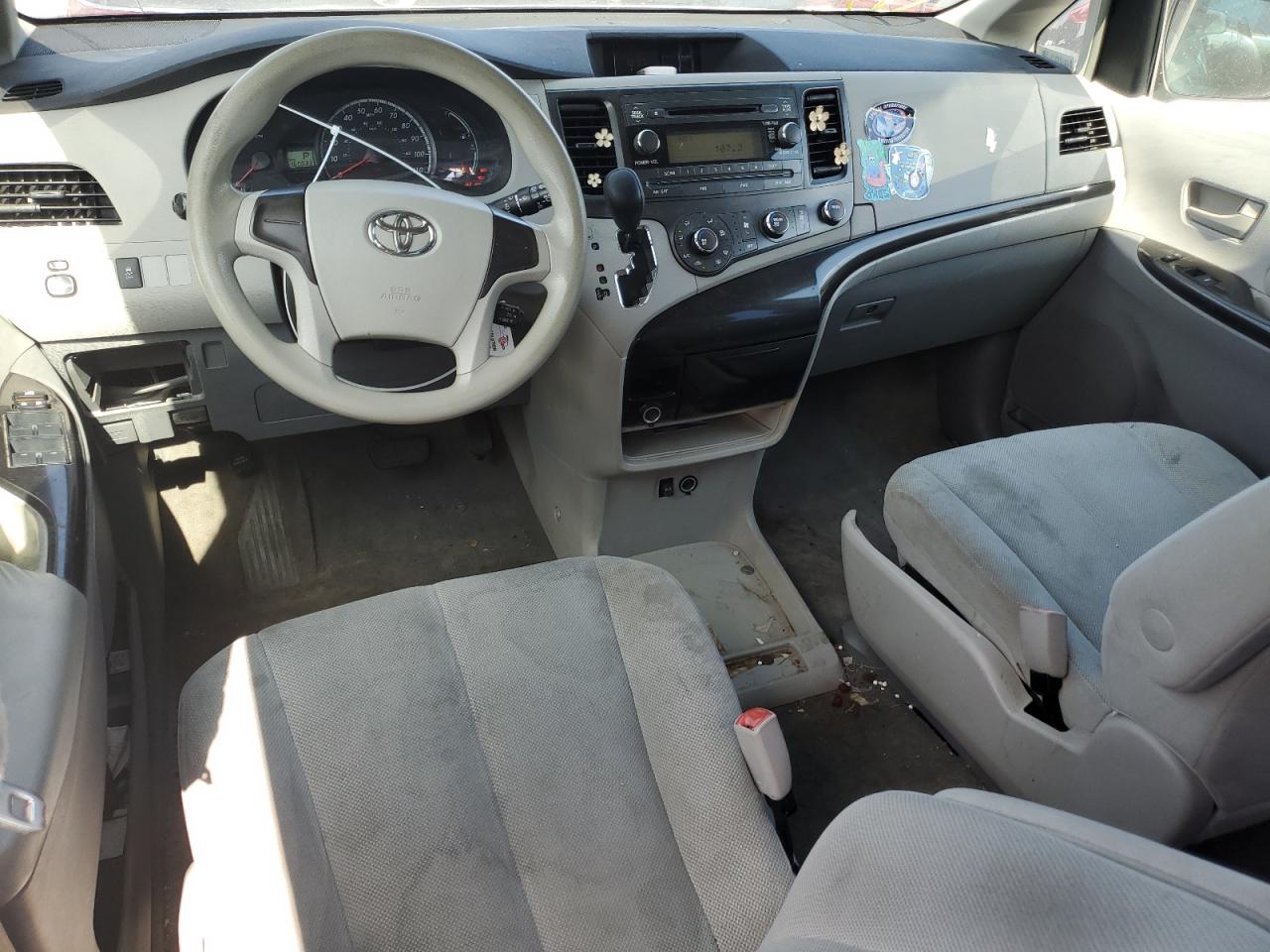 2011 Toyota Sienna VIN 5TDKA3DC6BS006574 Copart auction photo, front end damage thumbnail 8