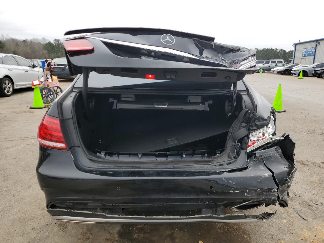 2015 Mercedes-Benz E-klasse VIN WDDHF5KB0FB128075 Copart auction photo, rear end damage thumbnail 6