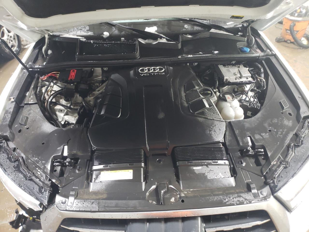 2018 Audi Q7 VIN WA1VAAF77JD023938 Copart auction photo, front end damage thumbnail 11