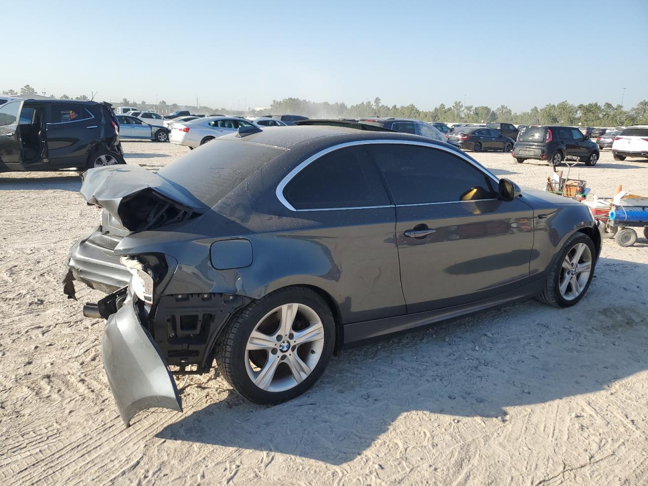 2013 BMW 1er VIN WBAUP7C52DVP24761 Copart auction photo, rear end damage thumbnail 3