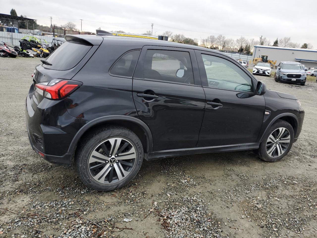 2021 Mitsubishi Outlander VIN JA4APUAU4MU014775 Copart auction photo, side / undercarriage damage thumbnail 3