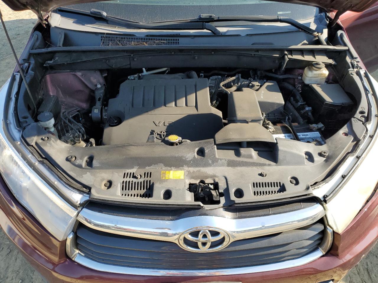 2015 Toyota Highlander VIN 5TDBKRFH9FS138856 Copart auction photo, undercarriage / front end damage thumbnail 12