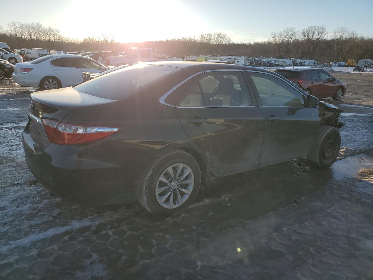 2017 Toyota Camry VIN 4T1BF1FK6HU344762 Copart auction photo, front end / minor dent/scratches damage thumbnail 3