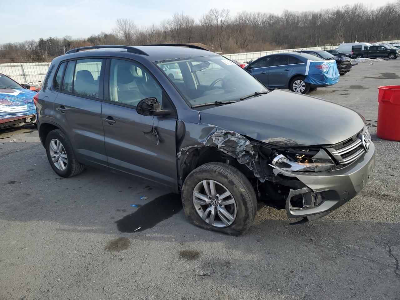 2016 Volkswagen Tiguan VIN WVGBV7AX6GW522598 Copart auction photo, front end damage thumbnail 4