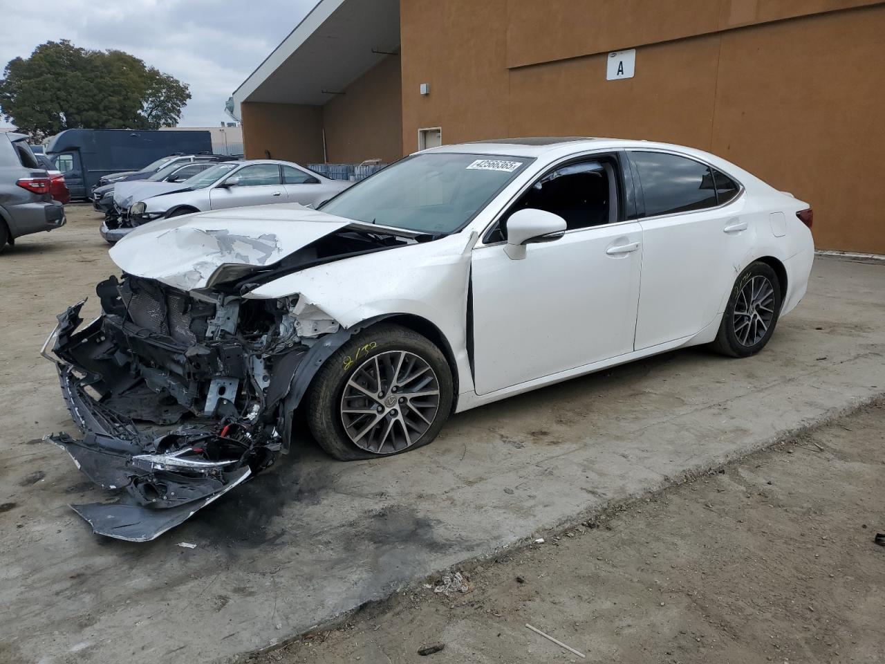2016 Lexus ES VIN JTHBK1GG5G2235616