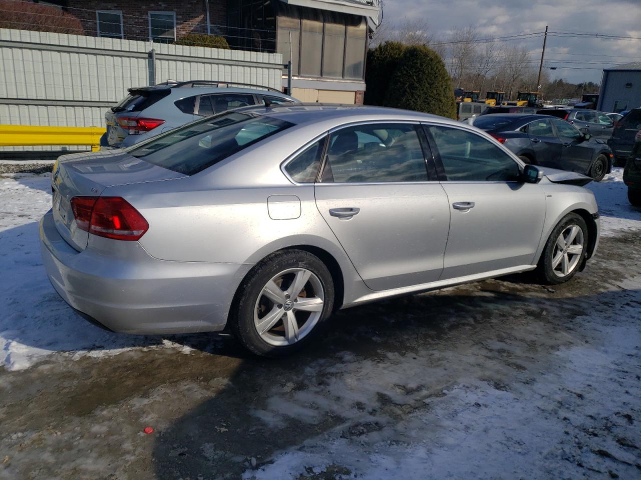 2014 Volkswagen Passat VIN 1VWAT7A34EC033048 Copart auction photo, front end damage thumbnail 3