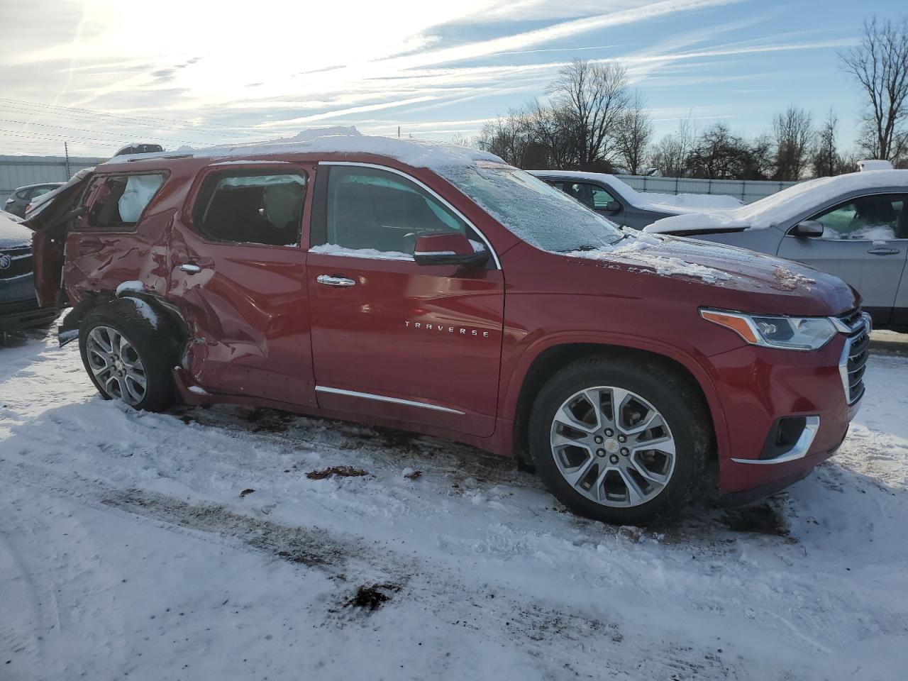 2018 Chevrolet Traverse VIN 1GNEVJKW9JJ121000 Copart auction photo, all over damage thumbnail 4