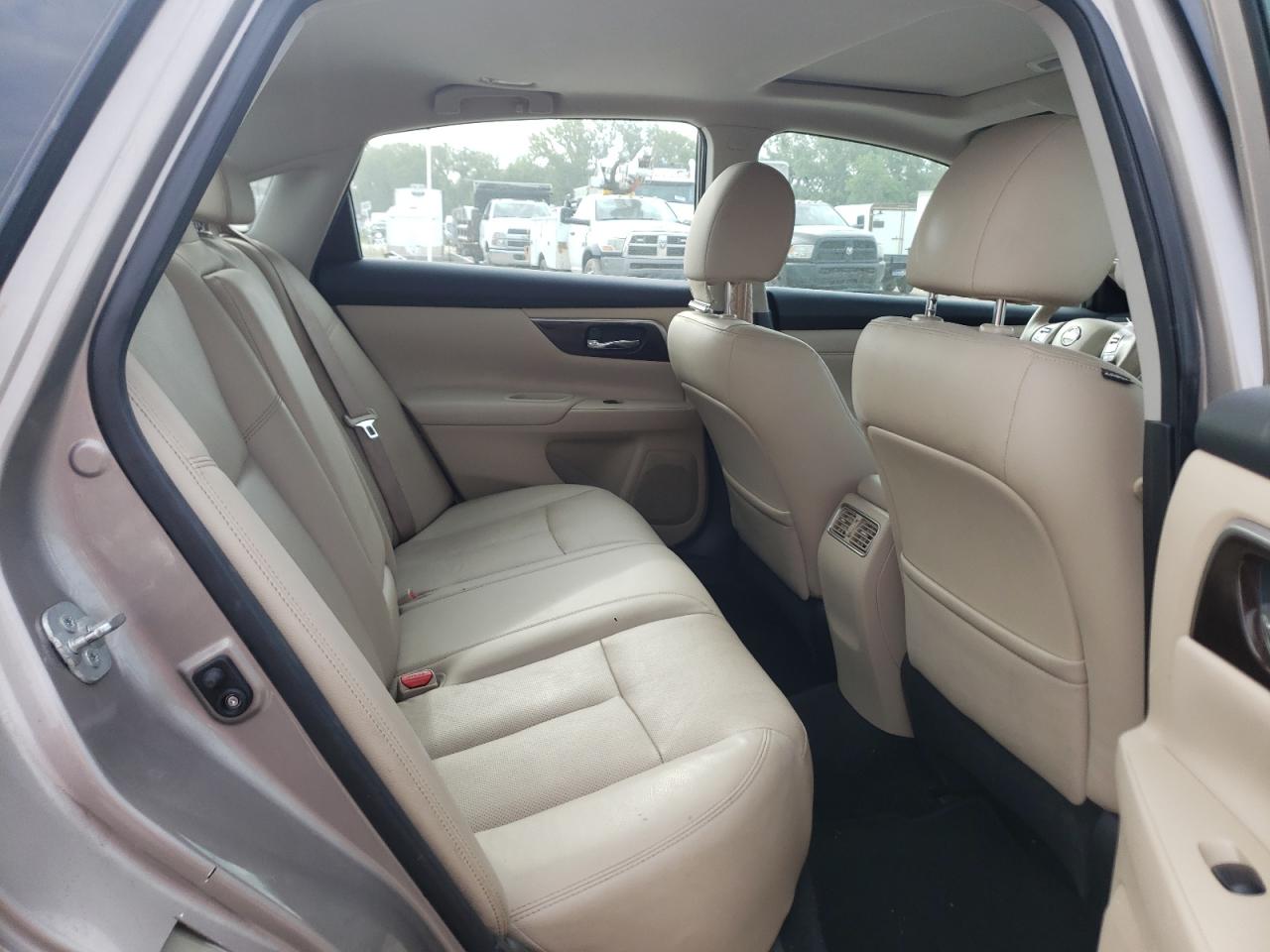 2015 Nissan Altima VIN 1N4AL3AP3FN893520 Copart auction photo, minor dent/scratches damage thumbnail 10