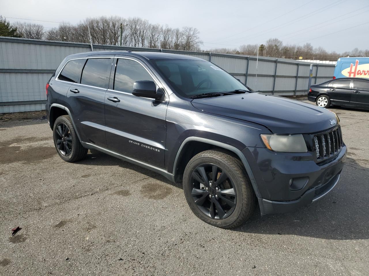 2013 Jeep Grand Cherokee VIN 1C4RJFAT5DC586442 Copart auction photo, minor dent/scratches damage thumbnail 4
