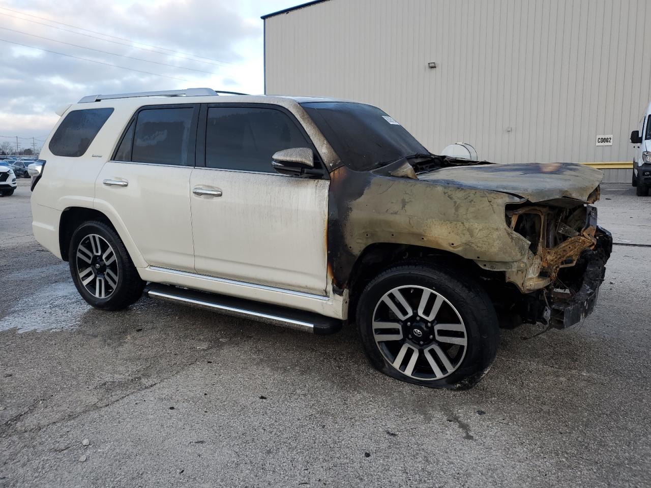 2018 Toyota 4Runner VIN JTEBU5JRXJ5529902 Copart auction photo, burn - engine / burn - interior damage thumbnail 4