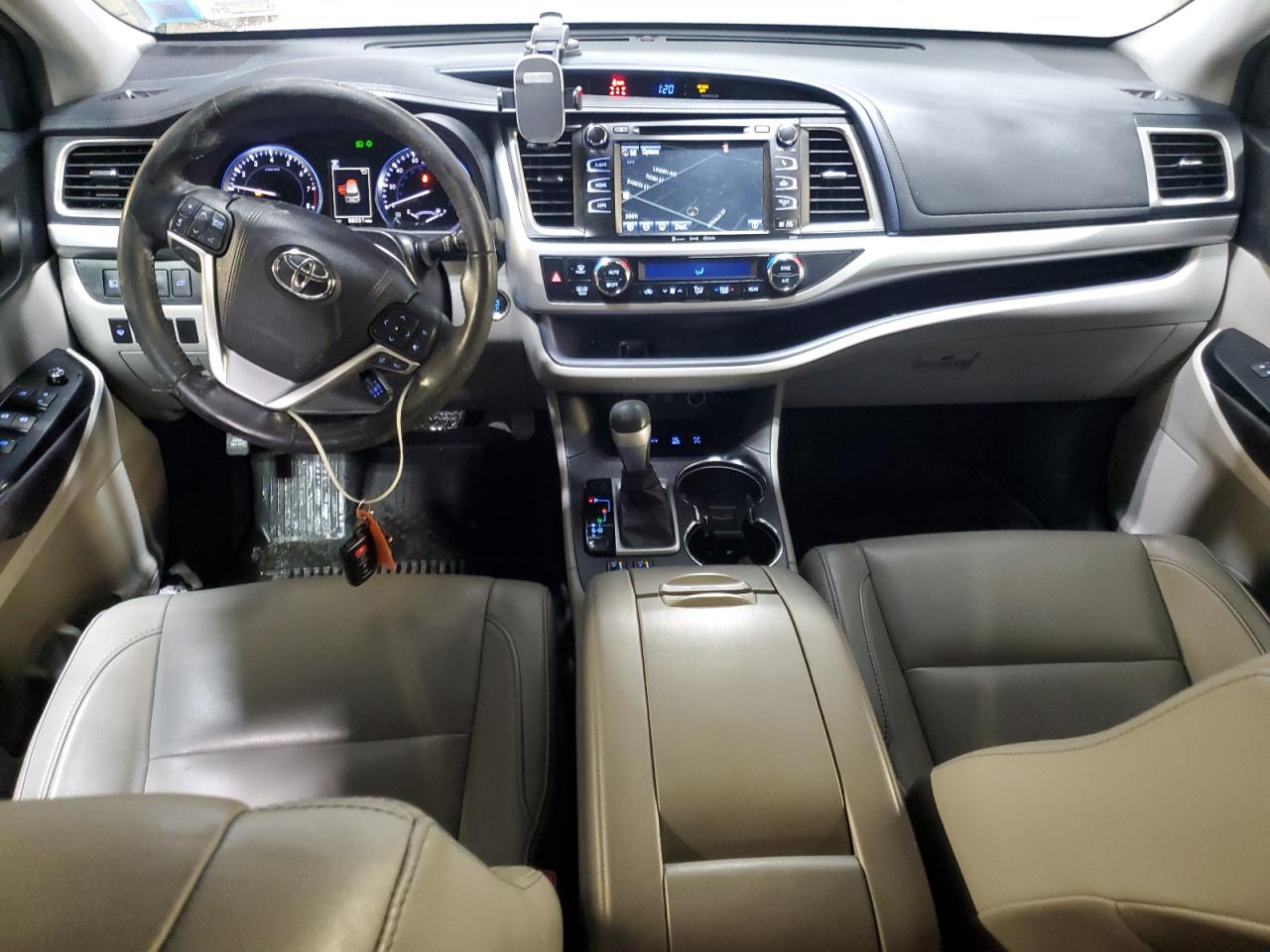 2017 Toyota Highlander VIN 5TDJZRFHXHS450811 Copart auction photo, side damage thumbnail 8