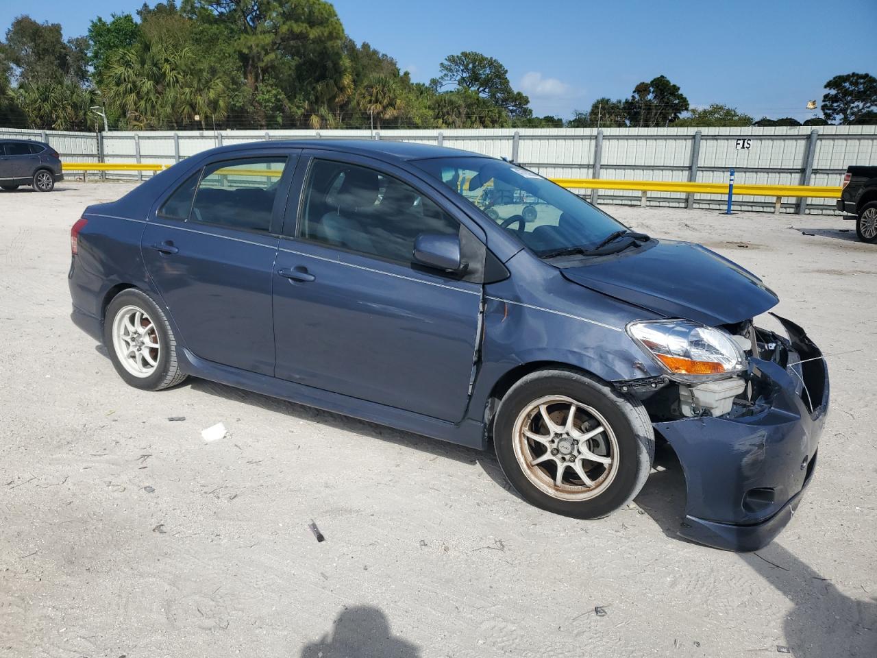 2007 Toyota Yaris VIN JTDBT923271015034 Copart auction photo, front end damage thumbnail 4