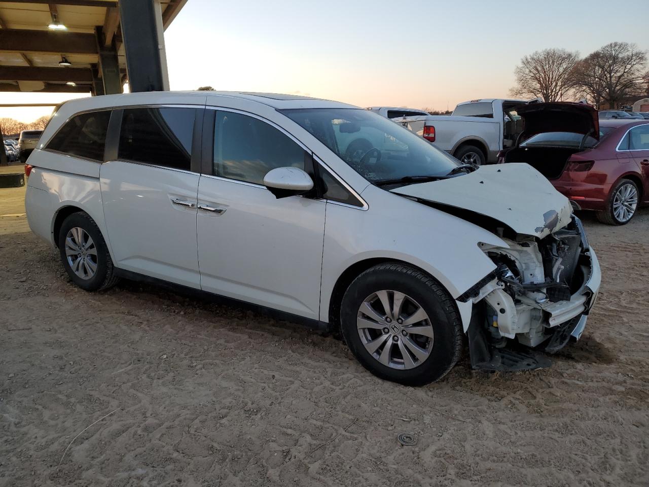 2015 Honda Odyssey VIN 5FNRL5H61FB059038 Copart auction photo, front end damage thumbnail 4